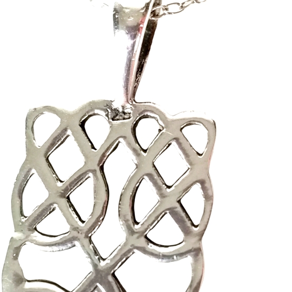 Sterling Silver Celtic Knot Pendant Necklace EUC - Picture 4 of 12